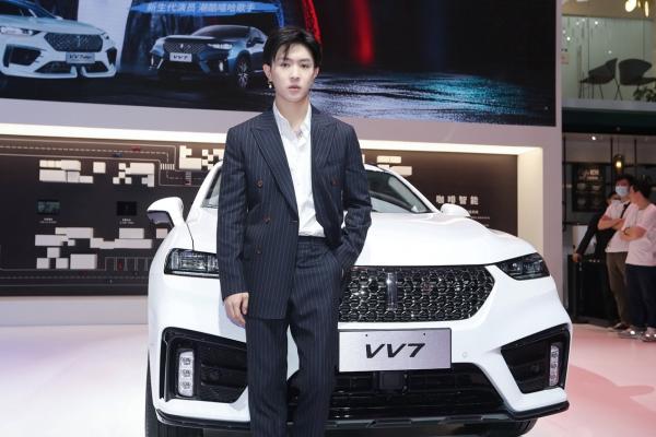 被马伯骞、央视四大名嘴齐pick，VV7科技版究竟有多强悍？
