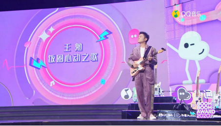 连线QQ音乐扑通心动表彰大会，BLACKPINK、华莎“烫嘴中文”首秀！