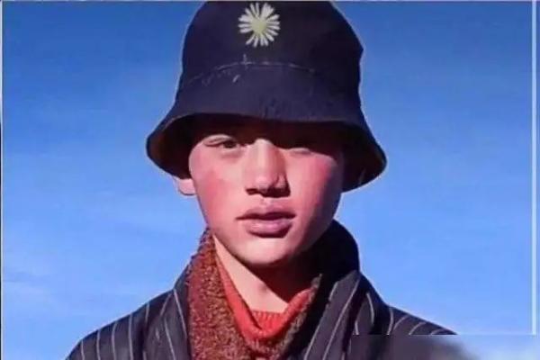 看芙艾医疗罗医生如何花式解析丁真一夜间爆红网络的秘密？