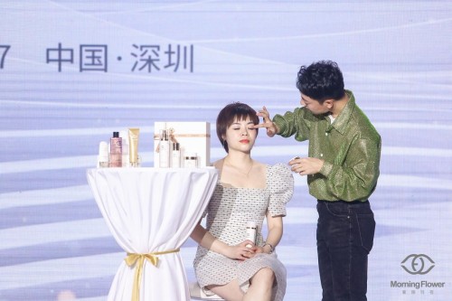肌肤“昕”势力 美丽符号携手唐艺昕开启“膜”法之旅