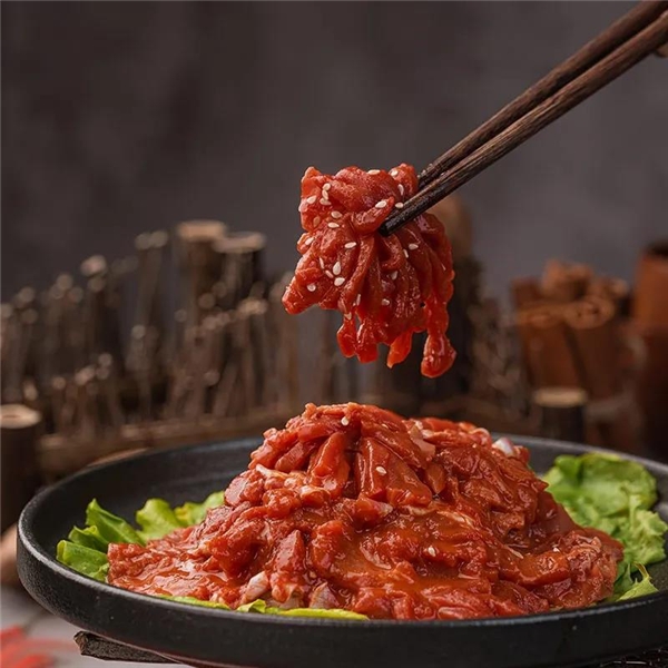 冬天终于来啦！锅圈食汇麻辣鸭胗花敲适合和好友一起享受火锅美味