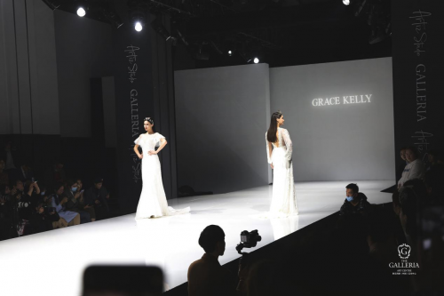 杨紫携手韩国艺匠亮相格乐利雅杭州新店「天空之城」，引领高端时尚秀