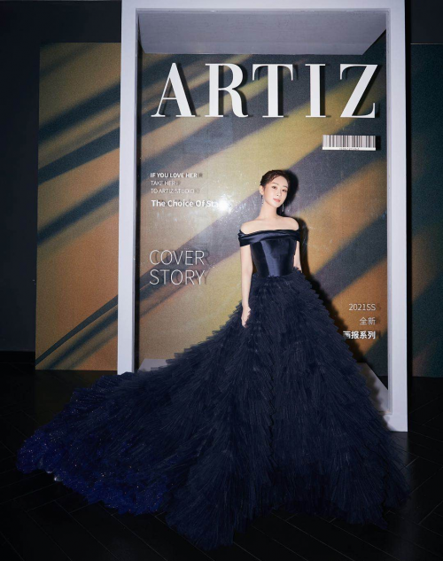 杨紫携手韩国艺匠亮相格乐利雅杭州新店「天空之城」，引领高端时尚秀