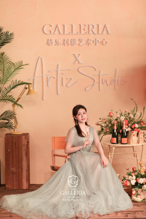 杨紫携手韩国艺匠亮相格乐利雅杭州新店「天空之城」，引领高端时尚秀