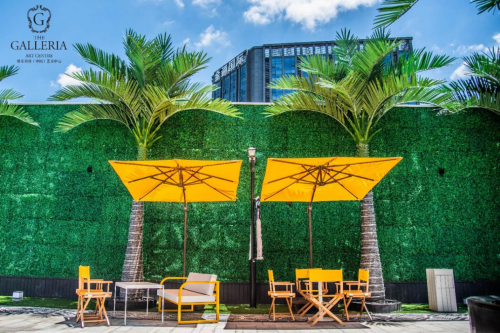 杨紫携手韩国艺匠亮相格乐利雅杭州新店「天空之城」，引领高端时尚秀