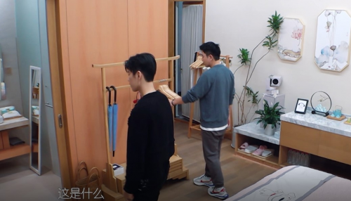 Skr干衣机亮相杭州，姐姐团西湖游船，贾乃亮王子异反串女声