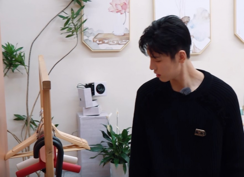 Skr干衣机亮相杭州，姐姐团西湖游船，贾乃亮王子异反串女声