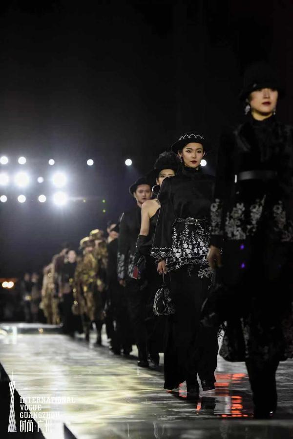广州国际轻纺城时尚源创平台联合知名设计师进行作品发布