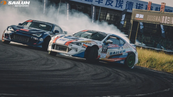 赛轮轮胎飘移车队斩获SMA飘移三剑客三车追走冠军