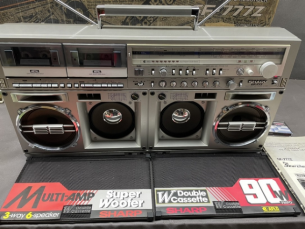 摩托罗拉寻呼机、夏普777收录机 京东秋拍节梦回八十年代