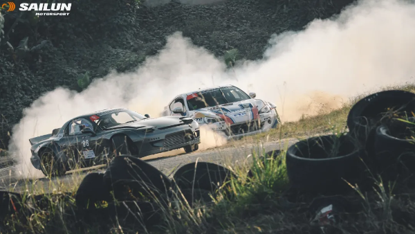 赛轮轮胎飘移车队斩获SMA飘移三剑客三车追走冠军