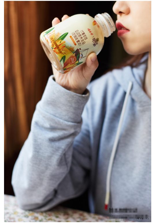 娃哈哈x火船咖啡联名启新年，整合顶级营养代餐奶昔黑科技上市！