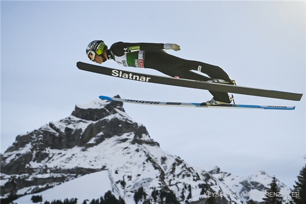  虎牙直播携手雪联，为您呈现最新滑雪世界杯赛事