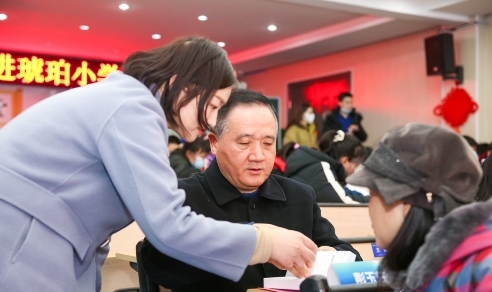  带上科技与公益，阿尔法蛋词典笔走进合肥市琥珀小学