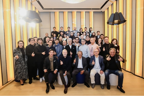  这个品牌到底是怎么成为“名人收割机”的？