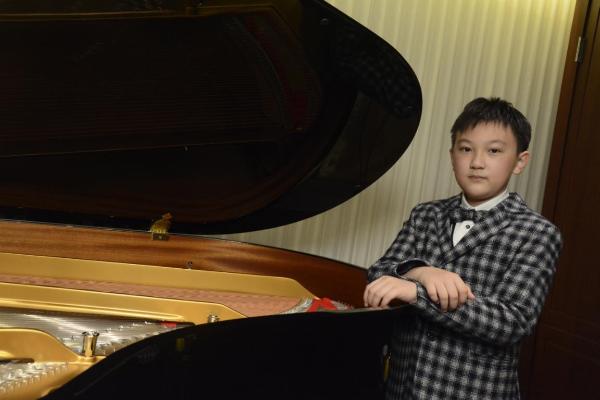 廖偲楷再拿国际钢琴大奖：我挑战的不是赛场，是成长