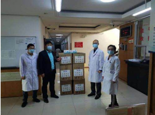  两岸牵头，和合期货捐赠新疆维吾尔自治区20多万只口罩