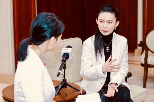  聚焦新时代女性领导力 洋葱集团CFO何珊荣登中国经济人物榜单