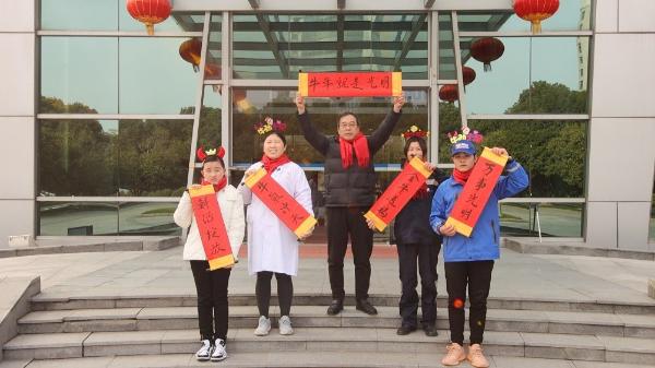 匠心传承 鲜活绽放，一个关于光明乳业五代牛人的故事
