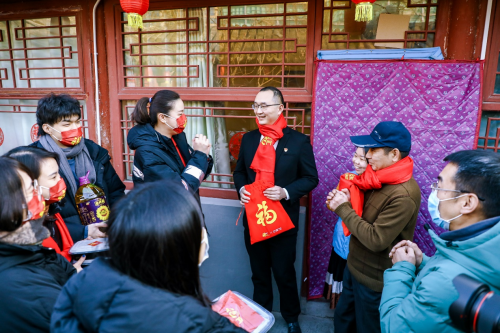 福临门新年送福公益活动 致敬舍小家顾大家的平凡英雄