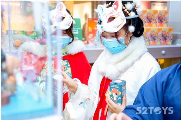 52TOYS陈威：这是一个玩无止境的时代