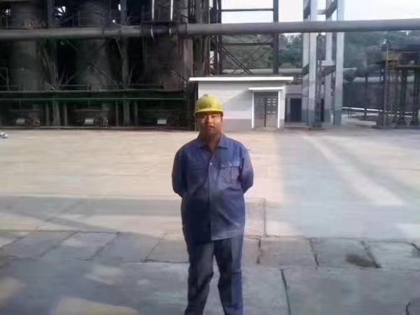 地摊创业主播刘冠宇