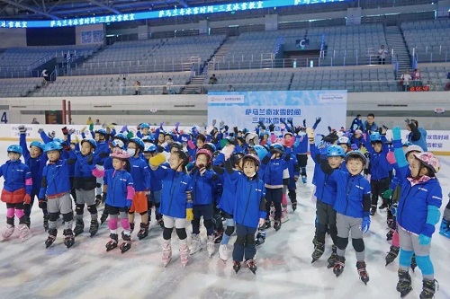 中国三星与萨马兰奇体育发展基金会携手 为青少年打造冰雪运动教室