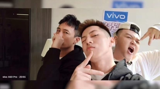 从vivo冠名《追光吧！哥哥》看综艺冠名如何创新
