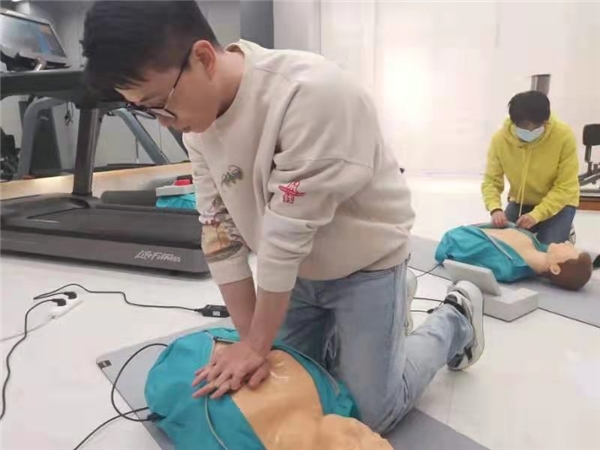 “AED”普及任重道远 奥力来中国守护国人健康
