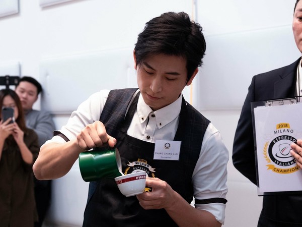 咖啡与茶饮的碰撞 CoCo都可携手冠军咖啡师亮相上海咖啡美食文化节