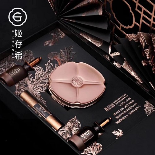 集结中西 致敬经典，姬存希月光宝盒获瑞丽美曜东方品牌影响力奖