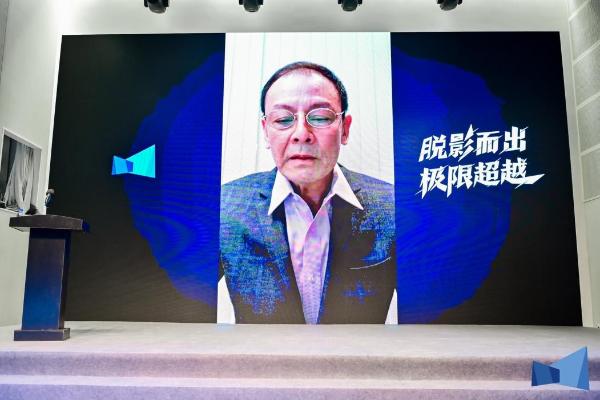 脱颖而出 极限超越 万维新媒裸眼3D新闻发布 打造传统视觉颠覆式创新