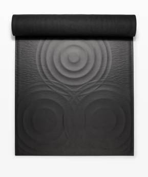 lululemon推出全新Take Form瑜伽垫