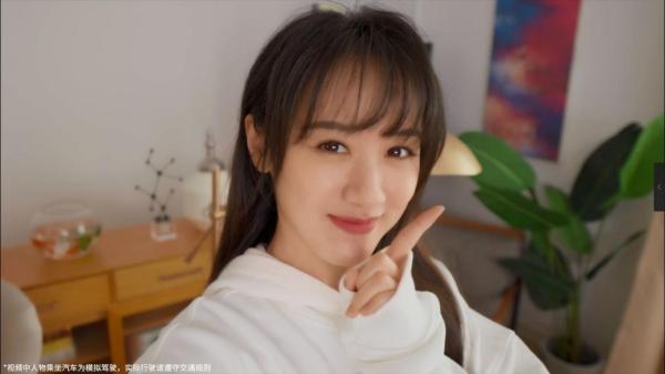 袁冰妍成明星车主 一起get袁冰妍身后的“粉汉柔情”