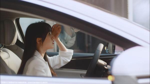 袁冰妍成明星车主 一起get袁冰妍身后的“粉汉柔情”