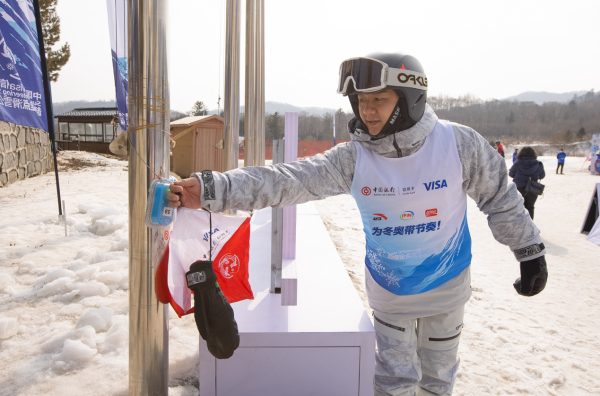 亚布力，体操王子陈一冰滑雪赛首秀超级定点！ 三山朝圣赛，向中国滑雪冠军致敬