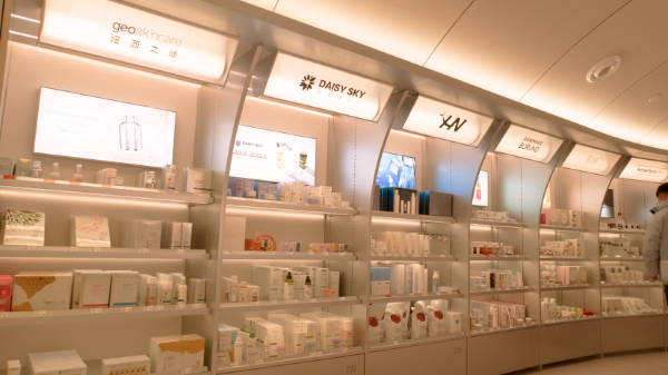 仅靠一个单品让李佳琦在线求Offer，这个新国货护肤品牌特别在何处？