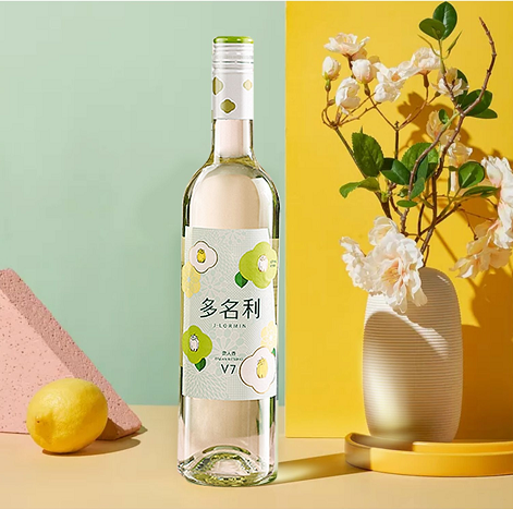 踏青出游,带上一支花香多名利葡萄酒去打卡
