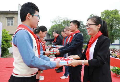 坚守企业使命，思考乐第七希望小学捐赠仪式圆满落幕