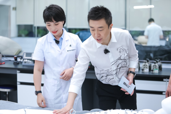 《超级工厂》走进睡眠王国，看一张床垫背后的硬核制造