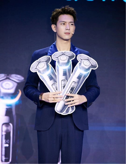  硬汉剃须也要“亲肤” 京东家电&飞利浦独家发布黑科技新品 