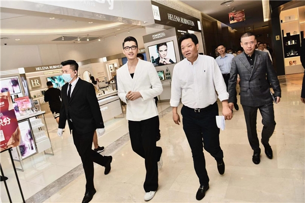中免联袂银河众星打造直播新赛道航母 中免挚友胡兵亮相