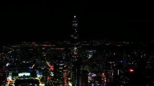 “有温度”的地标，深圳平安金融中心连续四年为地球熄灯