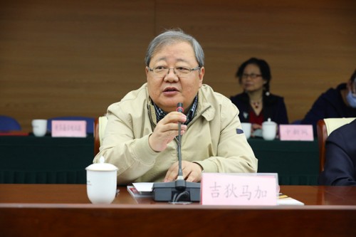 阳光照耀在“界河”两岸—《阳光无界》研讨会侧记