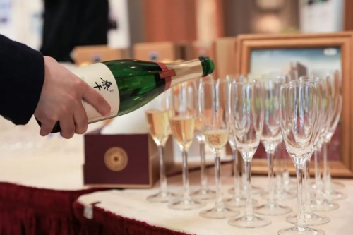 长城跨界|桑干酒庄携手华彬高尔夫俱乐部会员杯“问鼎黑TEE”