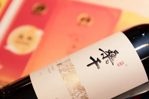 长城跨界|桑干酒庄携手华彬高尔夫俱乐部会员杯“问鼎黑TEE”