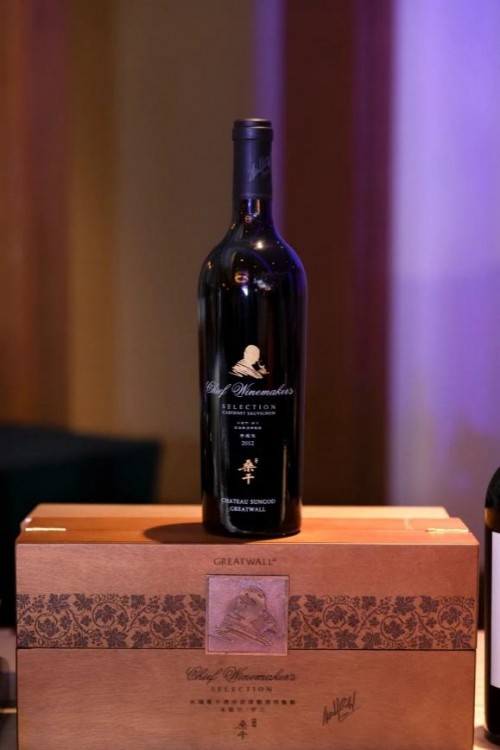 长城跨界|桑干酒庄携手华彬高尔夫俱乐部会员杯“问鼎黑TEE”