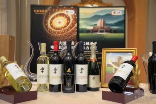 长城跨界|桑干酒庄携手华彬高尔夫俱乐部会员杯“问鼎黑TEE”
