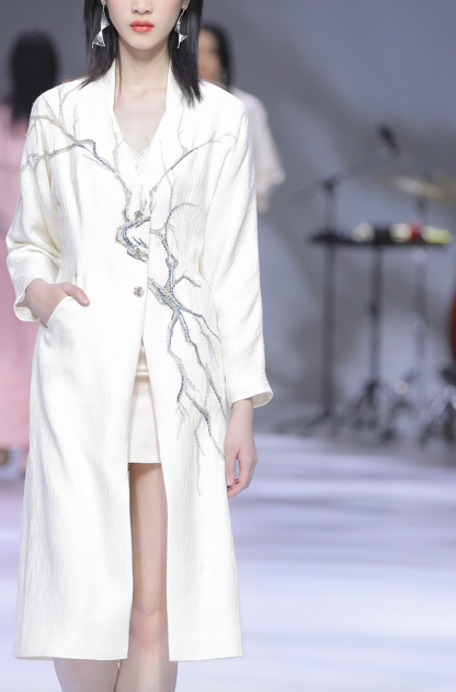 中国文化年开启GRACE CHEN 2021 SS中国风雅•琴系列发布