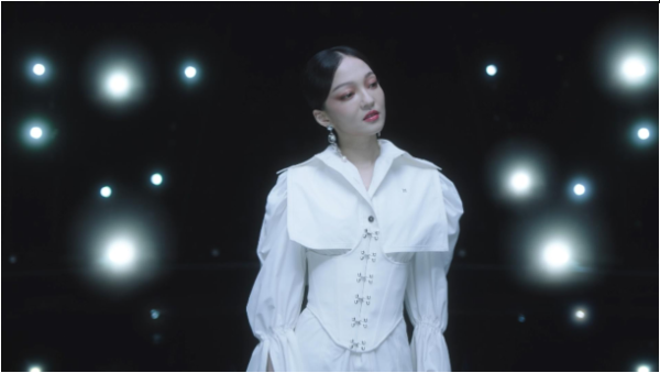 三星S21系列，联合张韶涵＆卡斯柏倾情呈现《夜空中最亮的星》